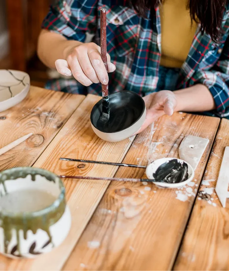 woman-doing-pottery-masterpiece